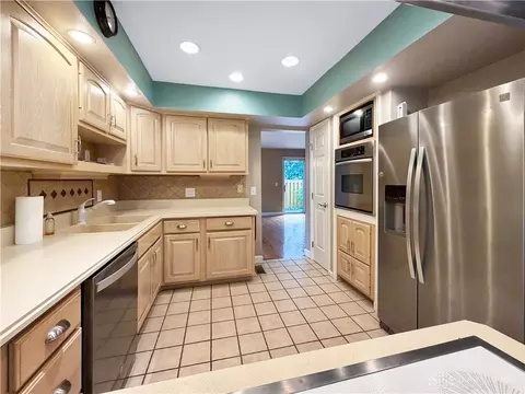 Kitchen - 1219 Chevington Ct, Centerville, OH 45459 photo 2 of 2