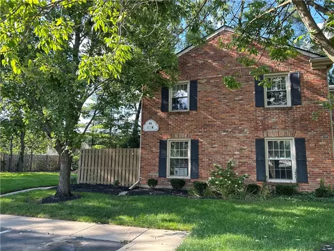61 Winchester Pl #H, Centerville, OH 45458