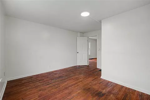 Bedroom - 863 Sherman Ave, Springfield, OH 45503 photo 2 of 10