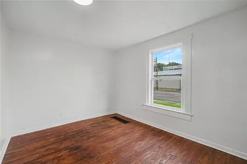 Bedroom - 863 Sherman Ave, Springfield, OH 45503 photo 1 of 10