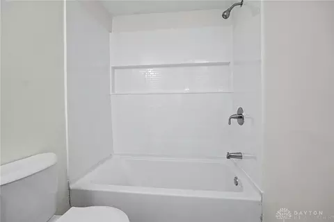 Bath - 863 Sherman Ave, Springfield, OH 45503 photo 4 of 5
