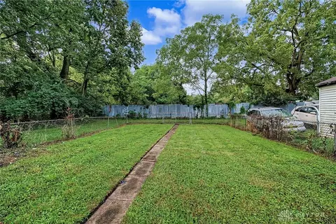 Exterior - 863 Sherman Ave, Springfield, OH 45503 photo 10 of 11