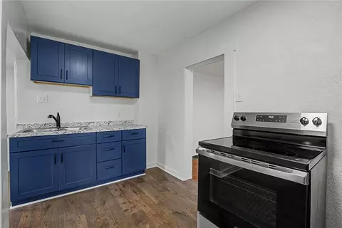 Kitchen - 863 Sherman Ave, Springfield, OH 45503 photo 1 of 2