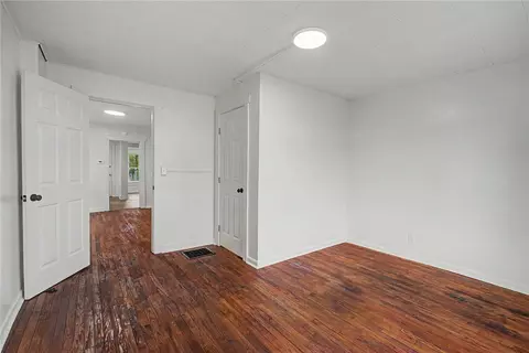 Bedroom - 863 Sherman Ave, Springfield, OH 45503 photo 3 of 10