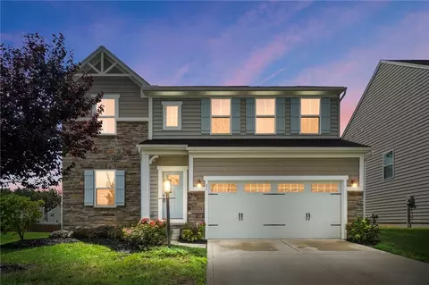 32 Waterford Blvd, Fairborn, OH 45324
