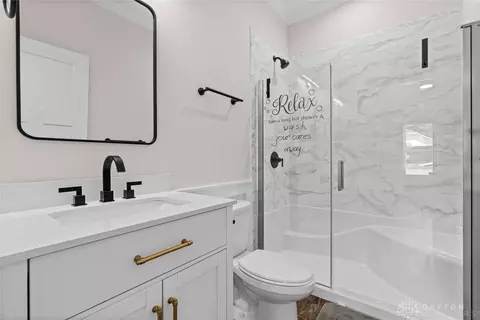 Bath - 2113 Wayne Ave, Middletown, OH 45044 photo 2 of 3