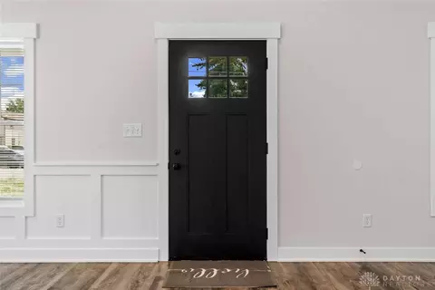 Entry Way - 2113 Wayne Ave, Middletown, OH 45044 photo 1 of 3