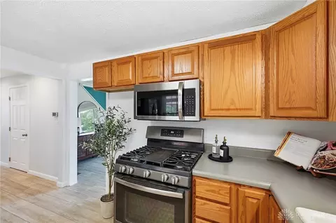 Kitchen - 1652 Ridgeway Dr, Springfield, OH 45506 photo 2 of 3