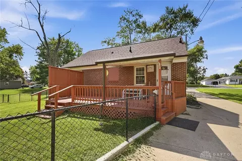 Exterior - 1652 Ridgeway Dr, Springfield, OH 45506 photo 9 of 11