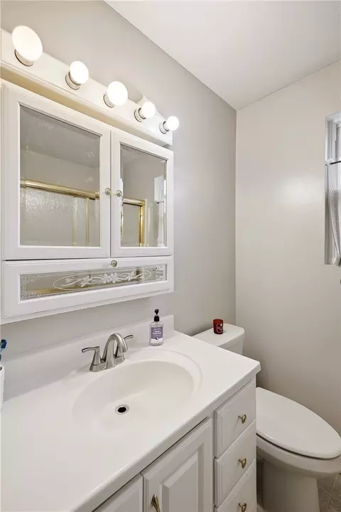 Bath - 933 E David Rd, Kettering, OH 45429 photo 4 of 6