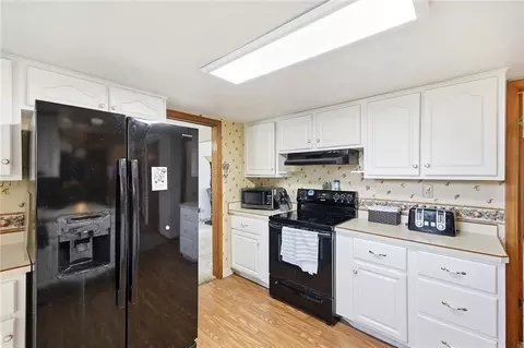 Kitchen - 933 E David Rd, Kettering, OH 45429 photo 3 of 4