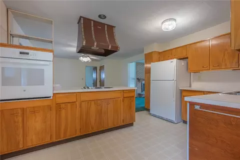 Kitchen - 4809 Algood Pl, Kettering, OH 45429 photo 2 of 4