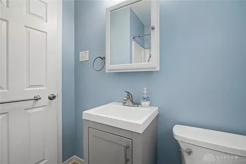 Bath - 643 Mossoak Dr, Kettering, OH 45429 photo 3 of 3