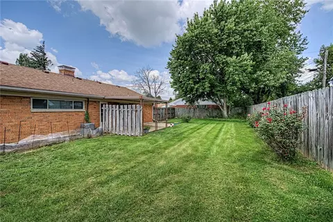 Exterior - 643 Mossoak Dr, Kettering, OH 45429 photo 16 of 18