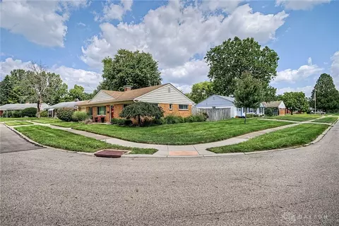 Exterior - 643 Mossoak Dr, Kettering, OH 45429 photo 6 of 18