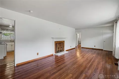 Living - 643 Mossoak Dr, Kettering, OH 45429 photo 4 of 5