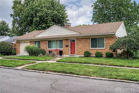 Exterior - 643 Mossoak Dr, Kettering, OH 45429 photo 5 of 18