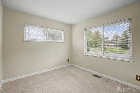 Bedroom - 643 Mossoak Dr, Kettering, OH 45429 photo 5 of 8