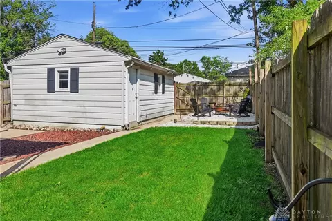 Exterior - 2770 Rushland Dr, Kettering, OH 45419 photo 6 of 8