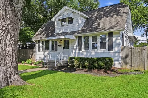 Exterior - 2770 Rushland Dr, Kettering, OH 45419 photo 2 of 8