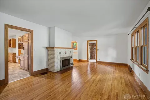 Living - 1820 Pembrook Rd, Springfield, OH 45504 photo 2 of 7