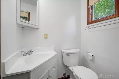 Bath - 1820 Pembrook Rd, Springfield, OH 45504 photo 2 of 7
