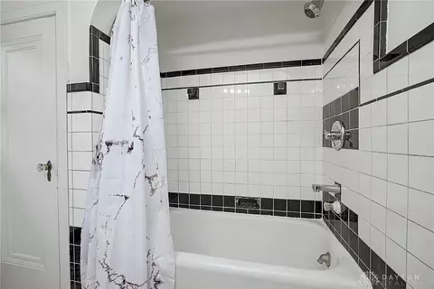 Bath - 1820 Pembrook Rd, Springfield, OH 45504 photo 5 of 7