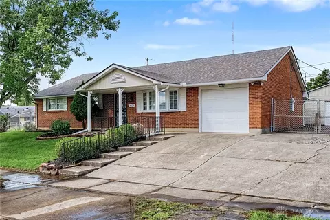 1021 Bethune Cir, Dayton, OH 45417