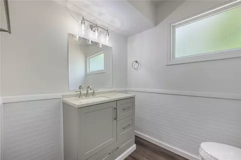 Bath - 1800 Clarissa Ave, Kettering, OH 45429 photo 1 of 2