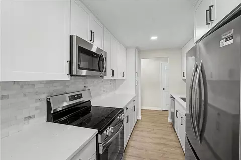 Kitchen - 8215 Gibson Ave, Fairborn, OH 45324 photo 2 of 3
