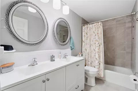 Bath - 5891 Overbrooke Rd, Centerville, OH 45440 photo 2 of 3