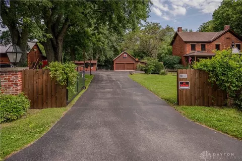 967 Brimstone Rd, Wilmington, OH 45177