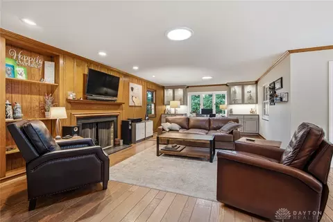 Living - 1315 Upson Pl, Kettering, OH 45409 photo 1 of 2