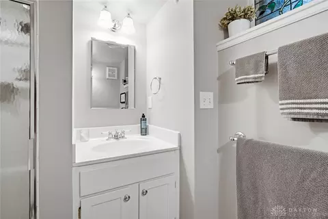 Bath - 1315 Upson Pl, Kettering, OH 45409 photo 4 of 4
