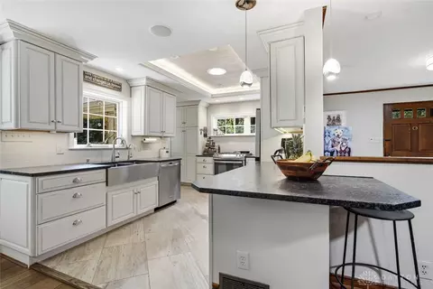 Kitchen - 1315 Upson Pl, Kettering, OH 45409 photo 3 of 4