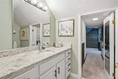 Bath - 4409 Marshall Rd, Kettering, OH 45429 photo 4 of 4
