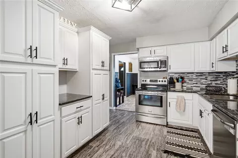 Kitchen - 4409 Marshall Rd, Kettering, OH 45429 photo 2 of 3