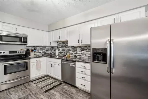 Kitchen - 4409 Marshall Rd, Kettering, OH 45429 photo 3 of 3