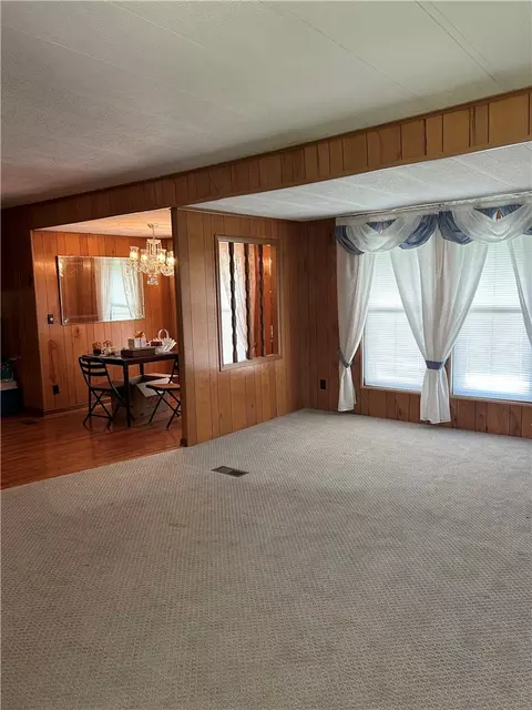 Living - 48 Beech Dr, Springfield, OH 45502 photo 1 of 4
