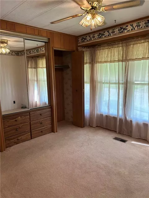 Bedroom - 48 Beech Dr, Springfield, OH 45502 photo 4 of 6