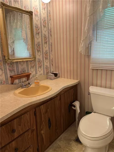 Bath - 48 Beech Dr, Springfield, OH 45502 photo 1 of 7