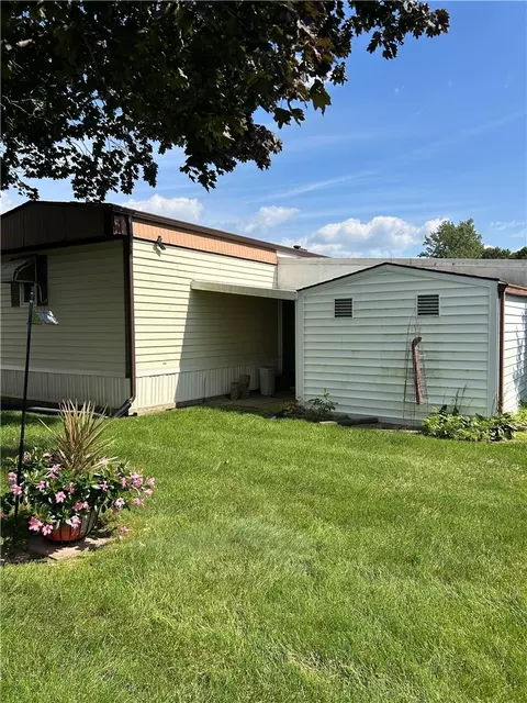 Exterior - 48 Beech Dr, Springfield, OH 45502 photo 9 of 11