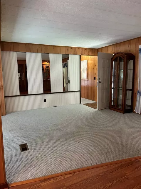 Living - 48 Beech Dr, Springfield, OH 45502 photo 4 of 4