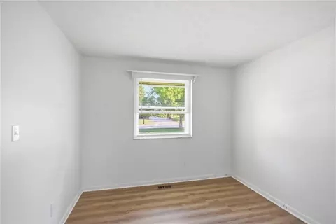 Bedroom - 1032 Hyde Park Dr, Centerville, OH 45429 photo 6 of 6