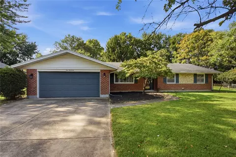 Exterior - 1032 Hyde Park Dr, Centerville, OH 45429 photo 1 of 8