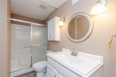 Bath - 1663 Olde Haley Dr, Centerville, OH 45458 photo 6 of 6