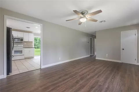 Living - 3382 Valley Wood Dr, Dayton, OH 45429 photo 3 of 3