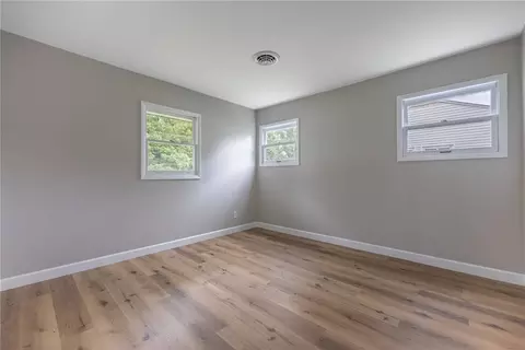 Bedroom - 3382 Valley Wood Dr, Dayton, OH 45429 photo 5 of 6