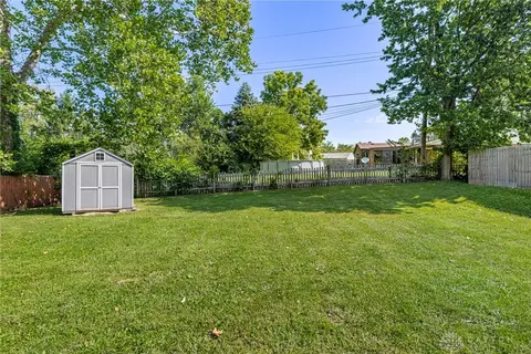 Exterior - 445 E 4th St, Franklin, OH 45005 photo 2 of 4
