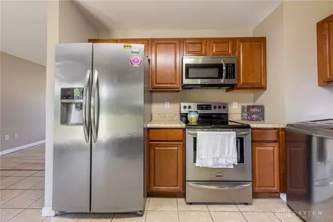 Kitchen - 445 E 4th St, Franklin, OH 45005 photo 2 of 2